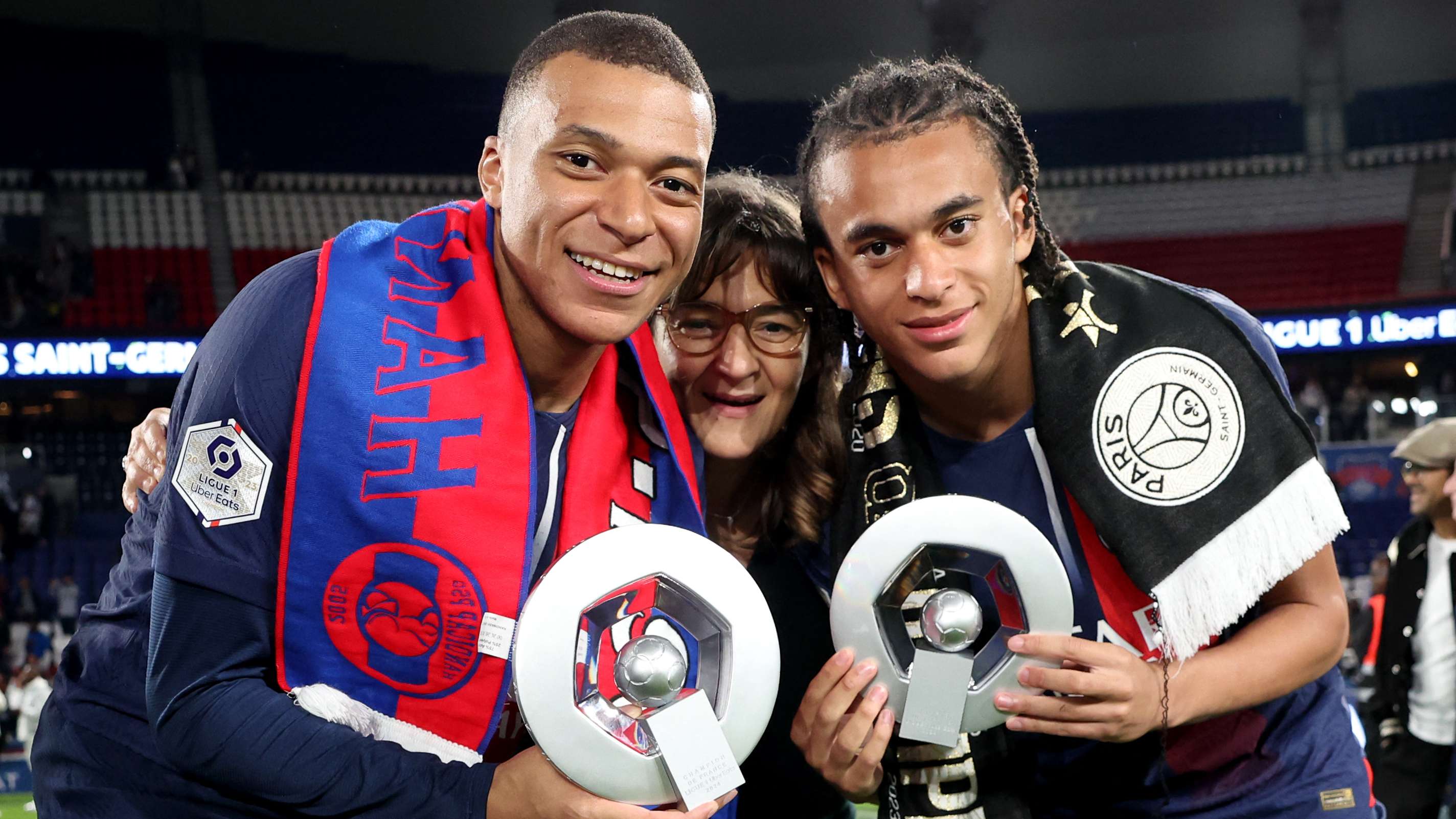 普遍支持杨 普遍支持杨